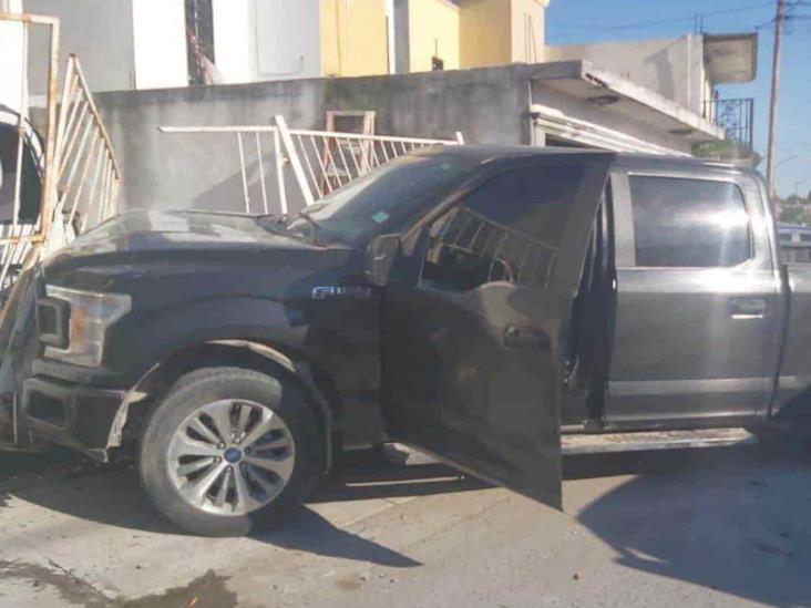 Incautan armas y equipo táctico Incautan armas y equipo táctico