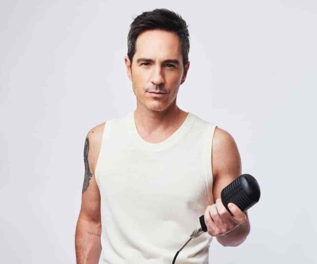 Debuta como cantante, recibe críticas Debuta como cantante, recibe críticas