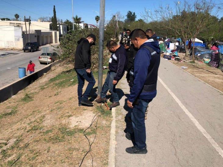 Migrantes roban luz del alumbrado Público Migrantes roban luz del alumbrado Público