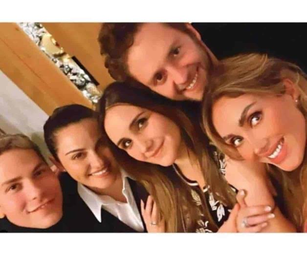 Fans de RBD se quejan de Ticketmaster en el segundo día de venta Fans de RBD se quejan de Ticketmaster en el segundo día de venta