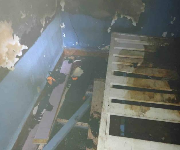 Deja un incendio severos daños