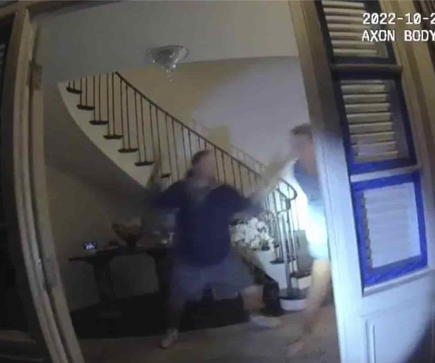 Foto muestra forcejeo en ataque contra Paul Pelosi