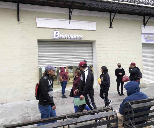 Trabajadores se burlan de una clausura