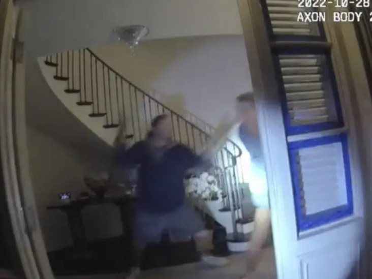 Video muestra forcejeo por martillo durante ataque a esposo de Nancy Pelosi Video muestra forcejeo por martillo durante ataque a esposo de Nancy Pelosi