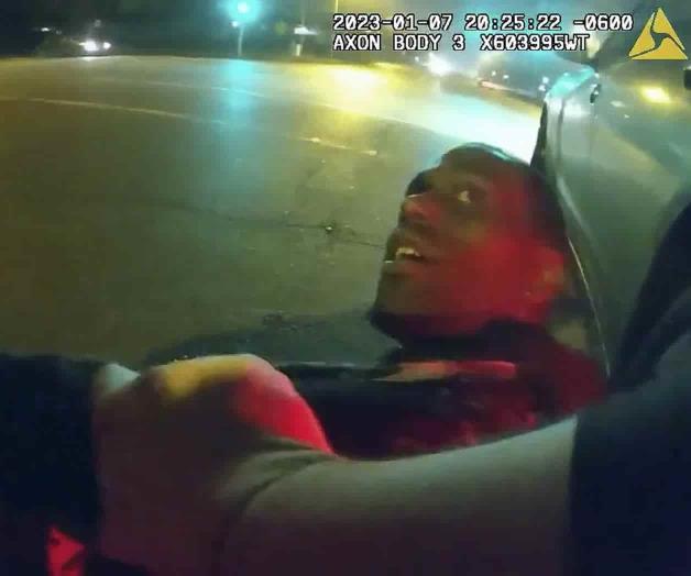 Difunden video de policías dando golpiza a hombre en Memphis