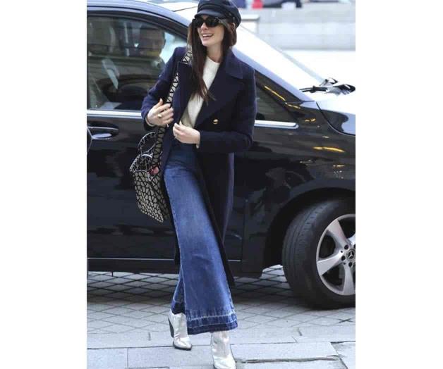 Anne Hathaway sigue impresionando con su vestimenta en redes