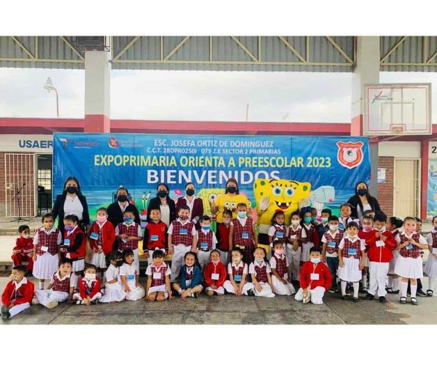 Orientan escuelas a sus estudiantes