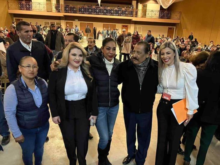 Alcaldesa reconoce trabajo de maestros Alcaldesa reconoce trabajo de maestros