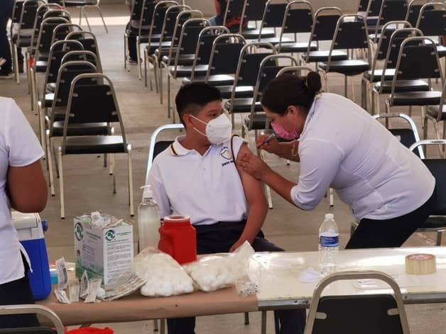 Por cumplirse meta de 500 alumnos inmunizados en Victoria