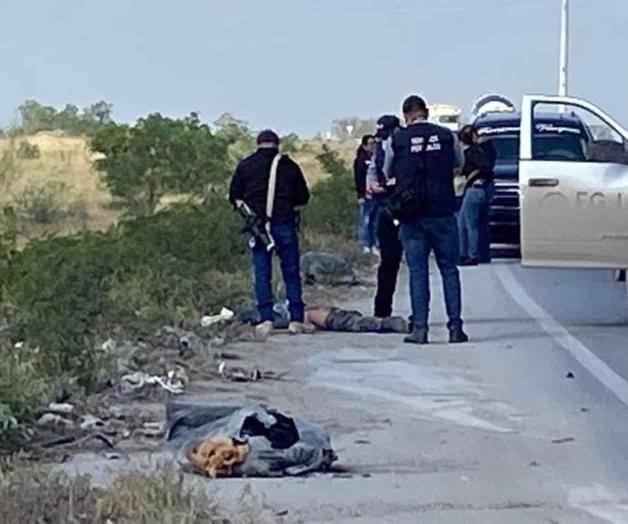 Auto fantasma arrolla en viaducto a transeúnte