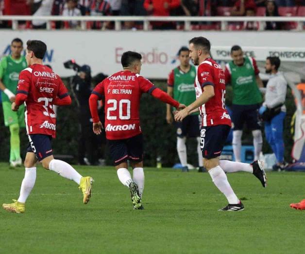 Alex Mayorga salva a Chivas ante Querétaro Alex Mayorga salva a Chivas ante Querétaro