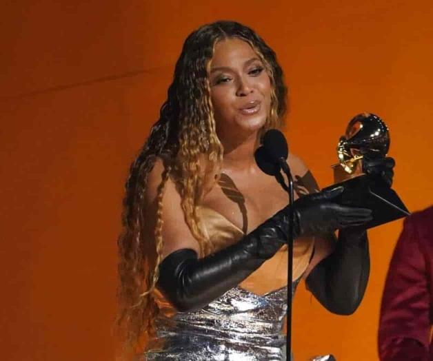 Beyoncé la reina del Grammy; rompe récord con 32 premios