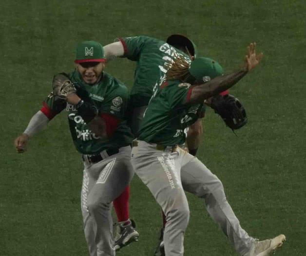 ¡Líder solitario! Apalea México a Venezuela