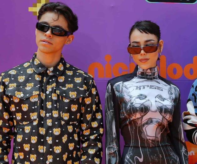 Danna Paola y Alex Hoyer son la nueva imagen de Calvin Klein