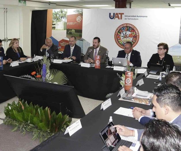 Se reúnen rector y directores de la UAT