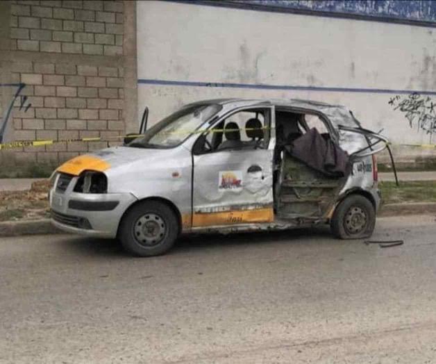 No alcanza a llegar a su destino; fallece pasajero al chocar a taxi