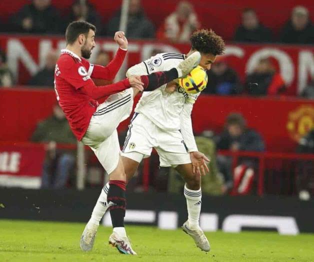 Man United se repone de desventaja e iguala con Leeds