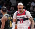 Doblegan Wizards a Hornets