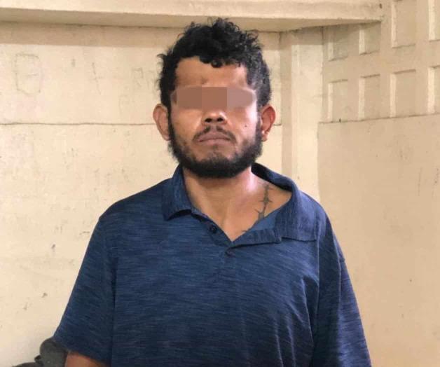 Sorprende a esposa con amante de ella