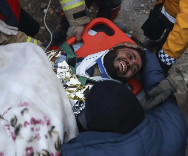 Siguen hallando sobrevivientes del terremoto; 25.000 muertos