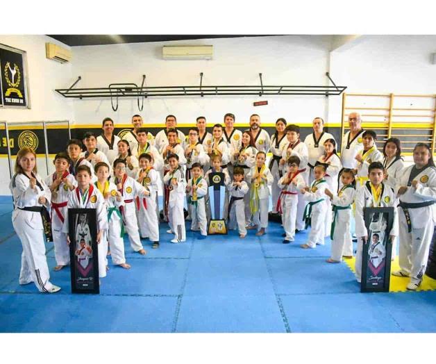 Agrandan vitrina: Contundencia de la Escuela De León Team