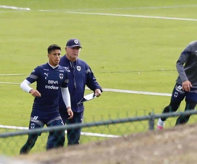 Maxi Meza podría repetir en la titularidad de Rayados