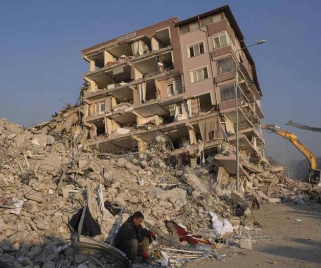 Aumentan a 36.000 los muertos por los terremotos en Turquía