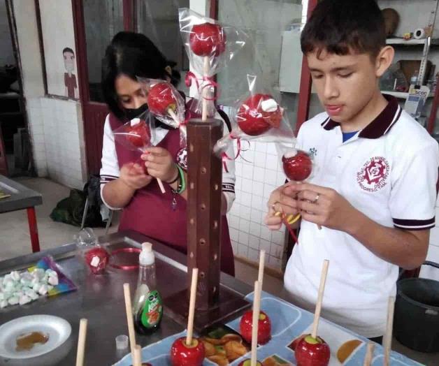Capacitan alumnos para emprendurías