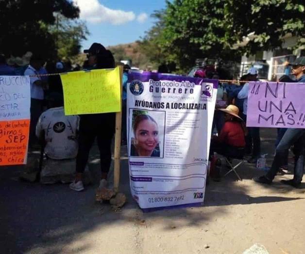 Cierran vía en Guerrero por estudiante desaparecida