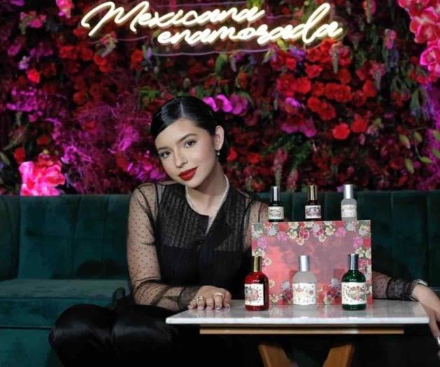 Presenta Ángela Aguilar su línea  de perfumes