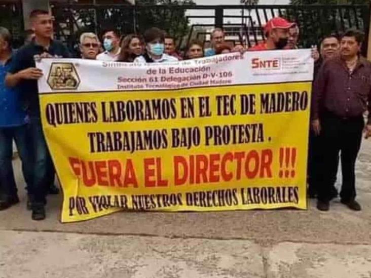 Protestan maestros del Tec en Madero Protestan maestros del Tec en Madero