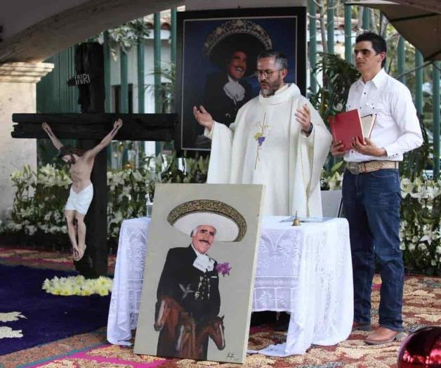 Festejan a Chente con misa, música y taquiza