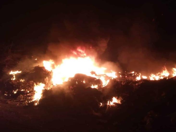 Convierten basurero clandestino en infierno Convierten basurero clandestino en infierno