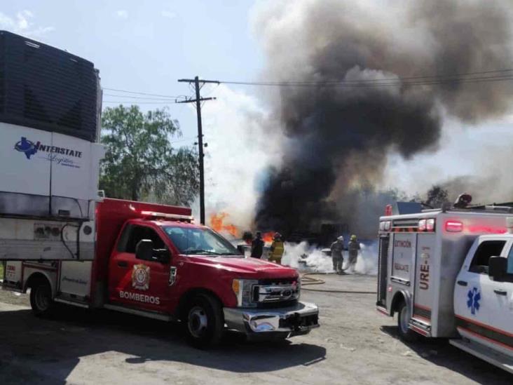 Moviliza incendio en un contenedor Moviliza incendio en un contenedor