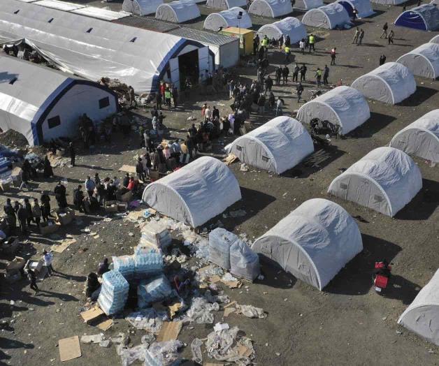 Luchan damnificados por un refugio seguro