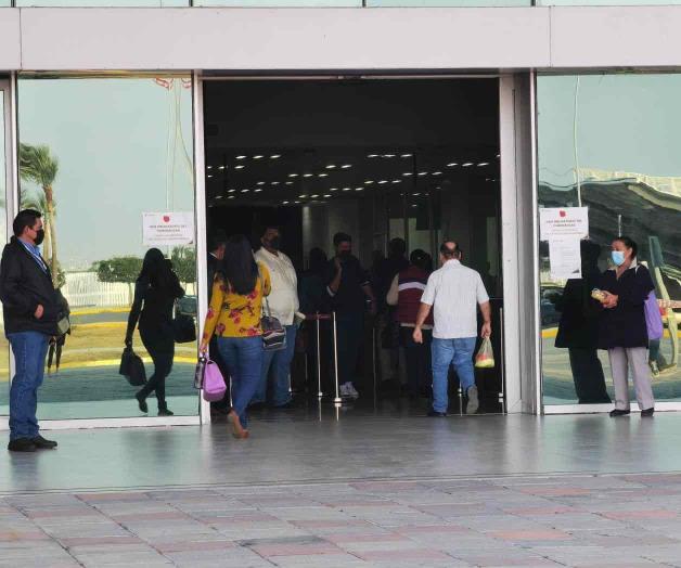 Sigue revisión a trabajadores Sigue revisión a trabajadores