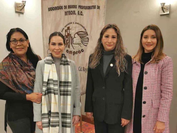 Convocan a premiar a mujer profesionista Convocan a premiar a mujer profesionista