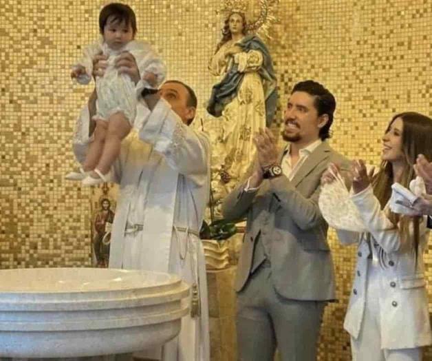 Bautizan a Mía, nieta de “El Potrillo”