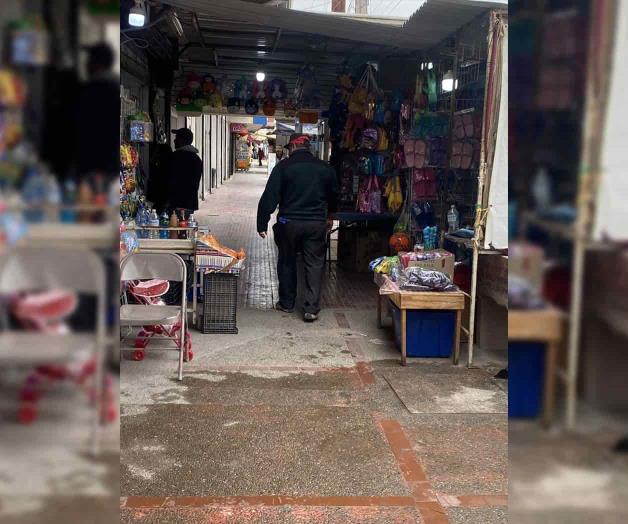 Ahuyenta frío a vendedores ambulante