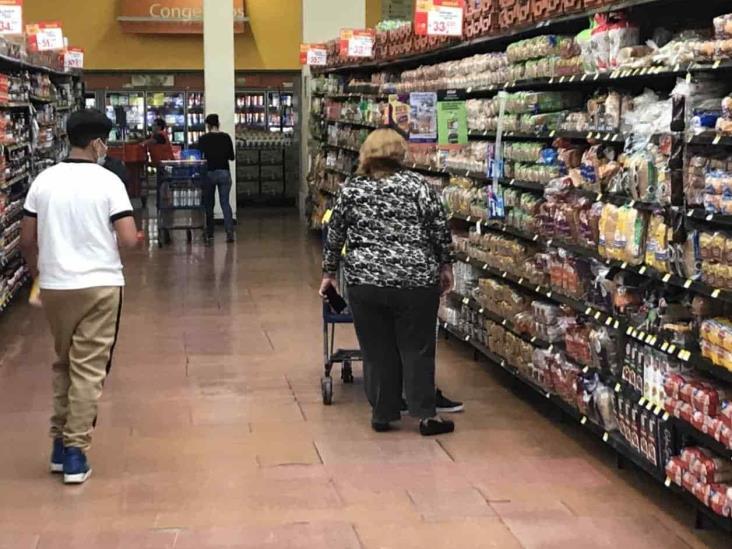 Consumidores mantienen cautela por dificultades financieras Consumidores mantienen cautela por dificultades financieras