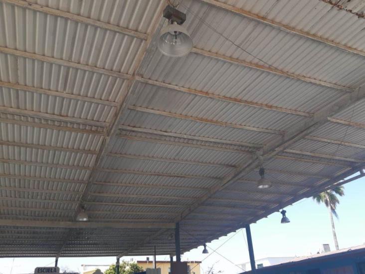 Demandan lámparas al Gobierno y se las niegan Demandan lámparas al Gobierno y se las niegan
