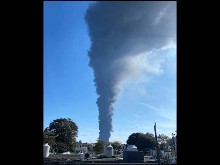 Reportan incendio en oleoducto de Pemex al sur de Veracruz Reportan incendio en oleoducto de Pemex al sur de Veracruz