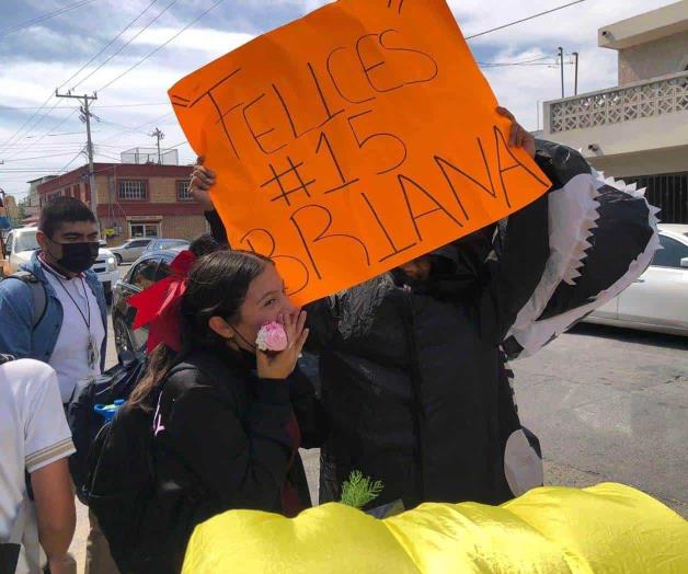‘Dinosaurio y Bob Esponja’ celebran a quinceañera ‘Dinosaurio y Bob Esponja’ celebran a quinceañera