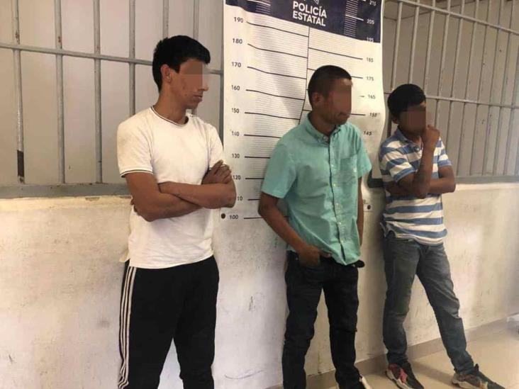 Fumaban droga en la vía pública Fumaban droga en la vía pública