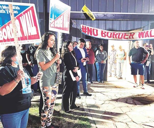 Alzan la voz contra el muro de Abbott