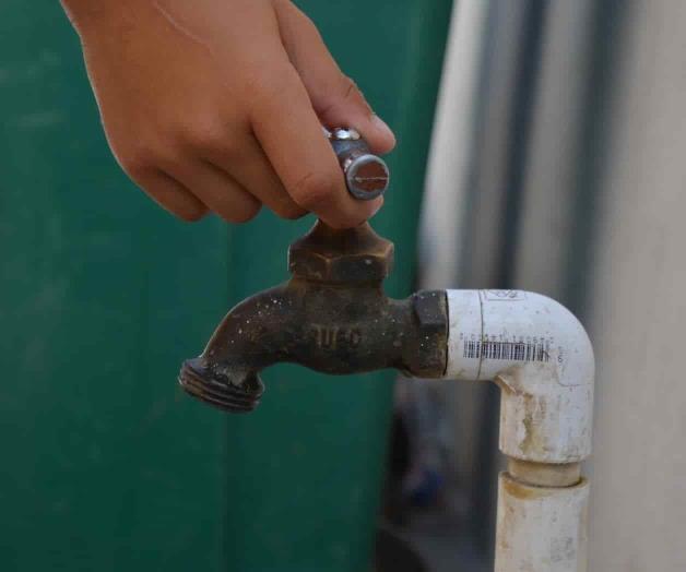 Padecen víacrucis al faltarles el agua Padecen víacrucis al faltarles el agua