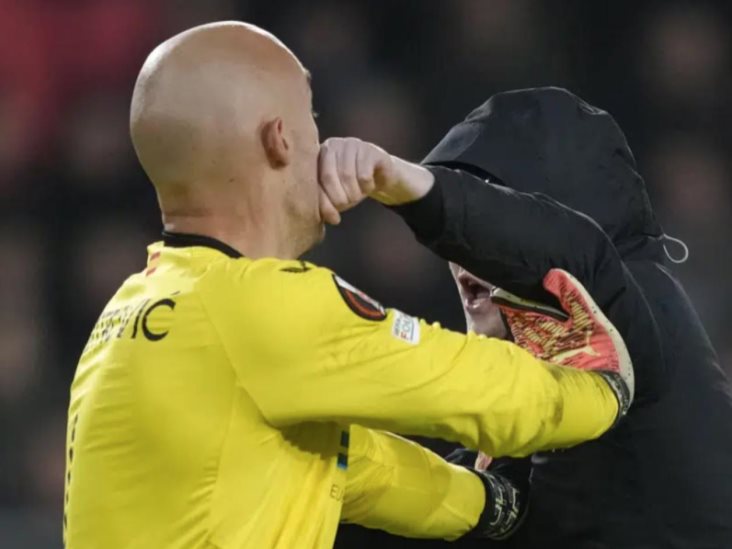UEFA abre una investigación por la agresión de un aficionado al portero del Sevilla UEFA abre una investigación por la agresión de un aficionado al portero del Sevilla