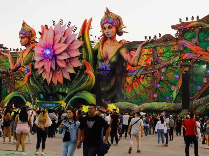 Brilla creatividad de fans en primer día del EDC Brilla creatividad de fans en primer día del EDC