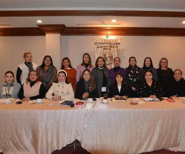 Celebran junta de febrero