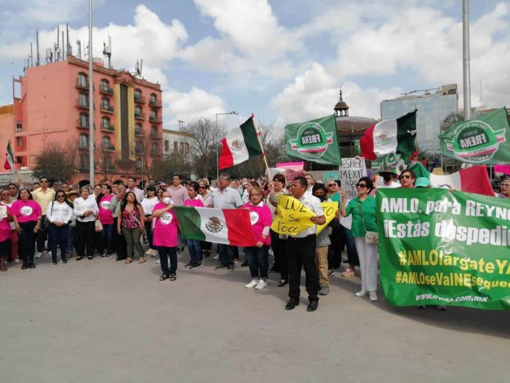 Rechazan reformas al INE Rechazan reformas al INE